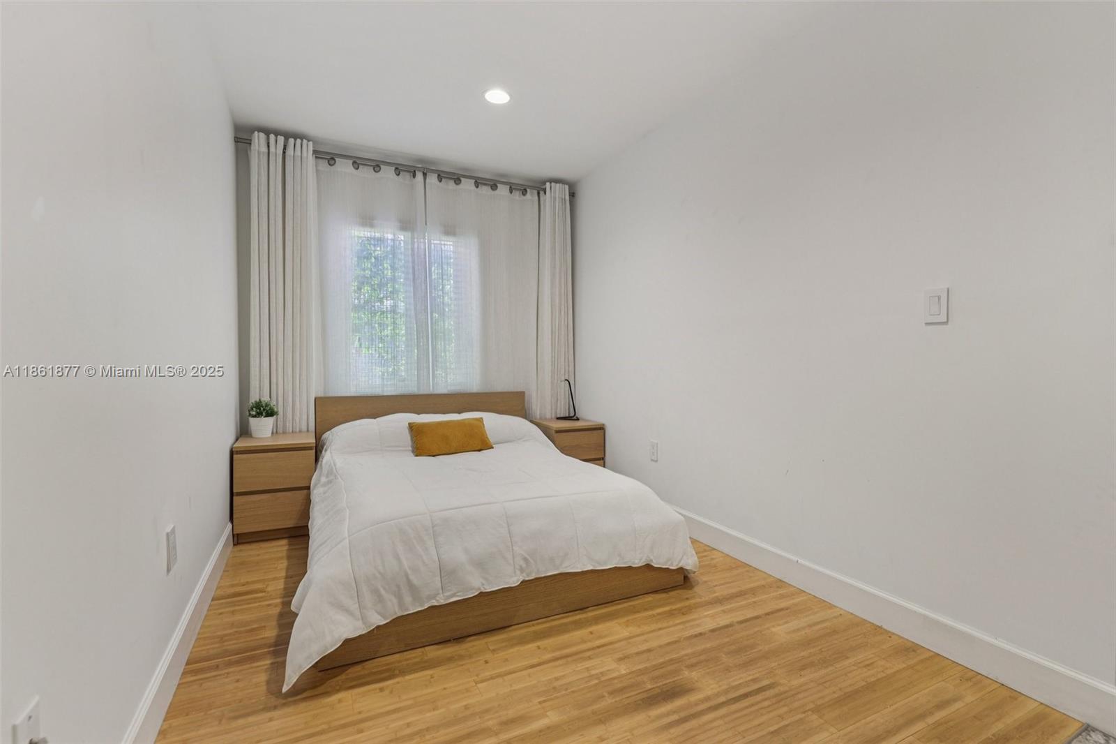 PINE SHORE SEC TWO - Residential