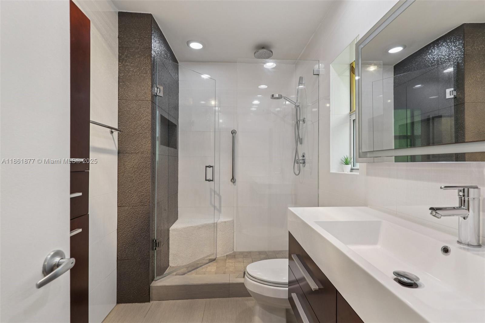 PINE SHORE SEC TWO - Residential