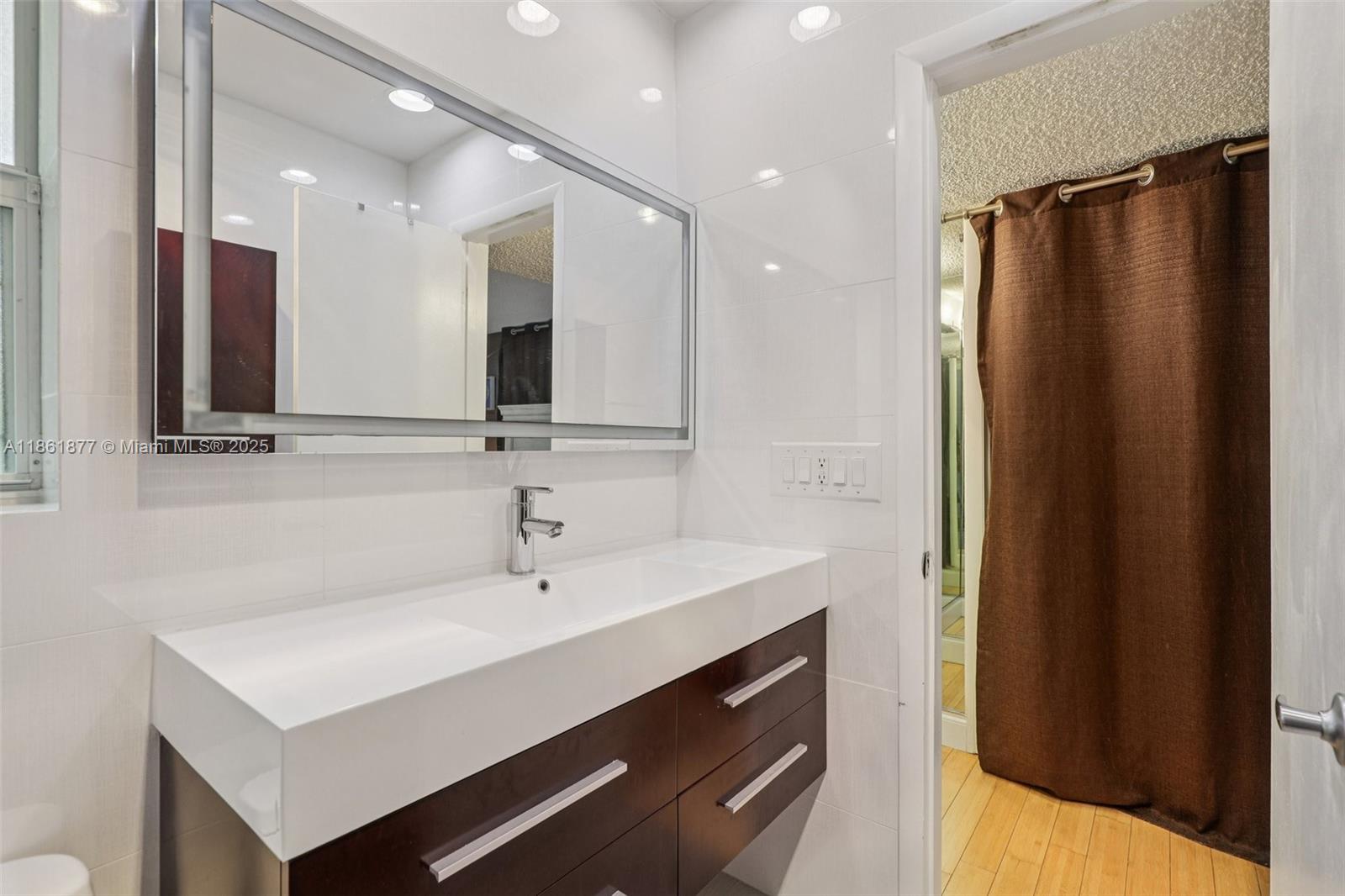 PINE SHORE SEC TWO - Residential