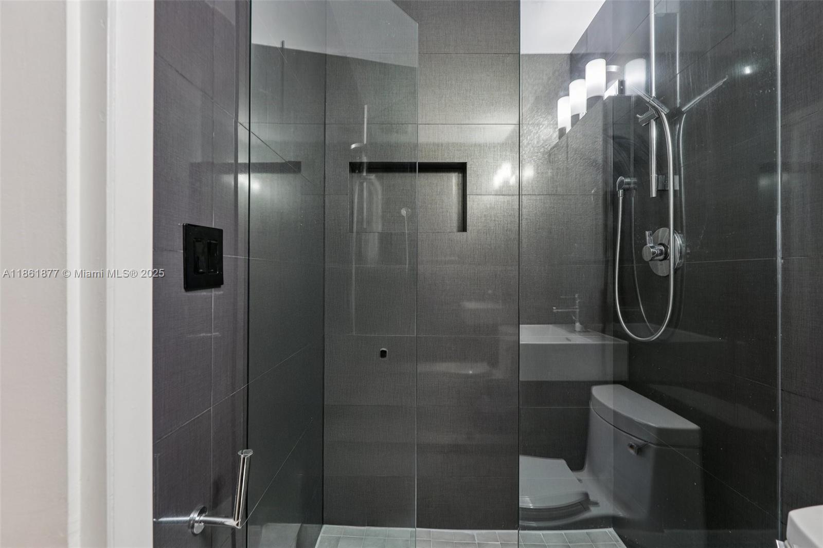 PINE SHORE SEC TWO - Residential