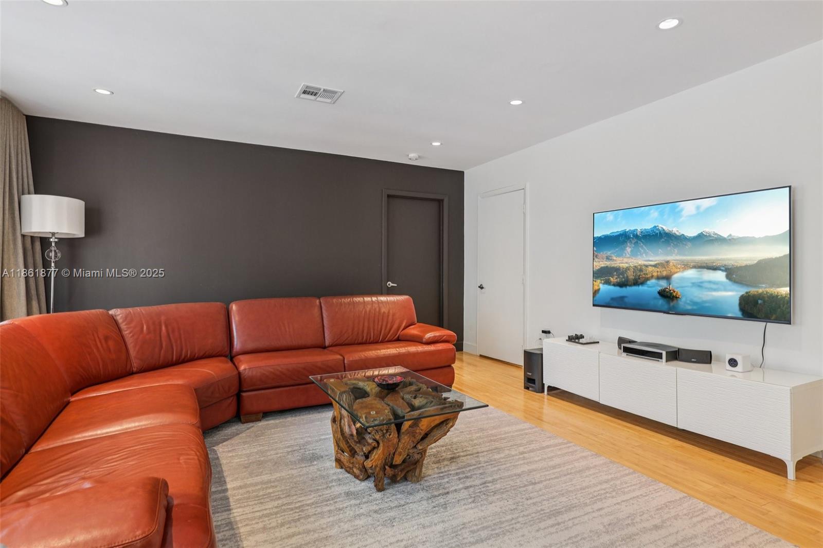 PINE SHORE SEC TWO - Residential