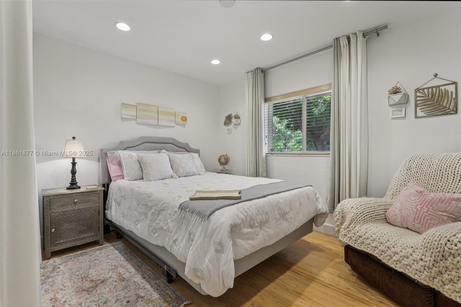 PINE SHORE SEC TWO - Residential