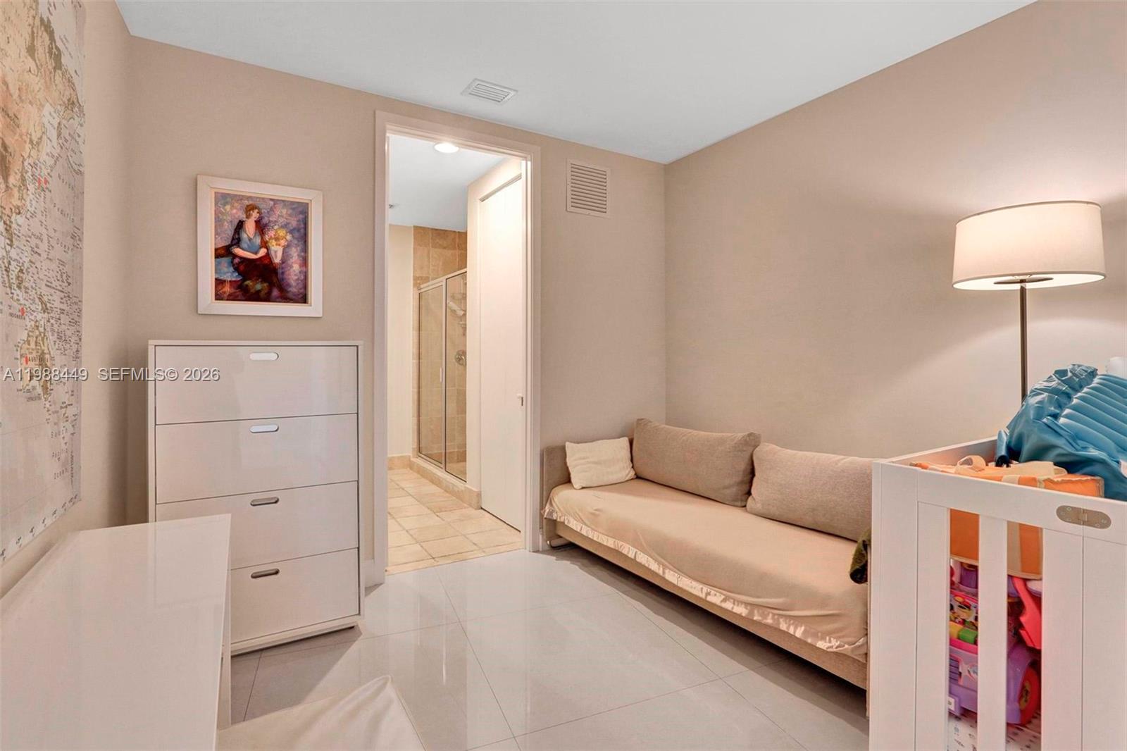 TRUMP ROYALE CONDO - Residential Lease