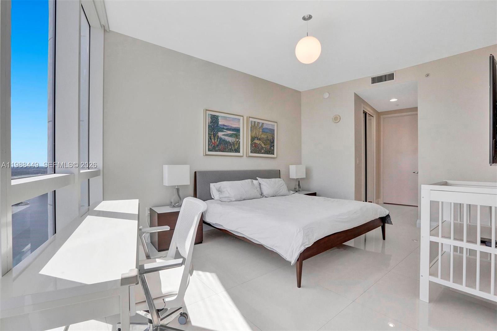 TRUMP ROYALE CONDO - Residential Lease