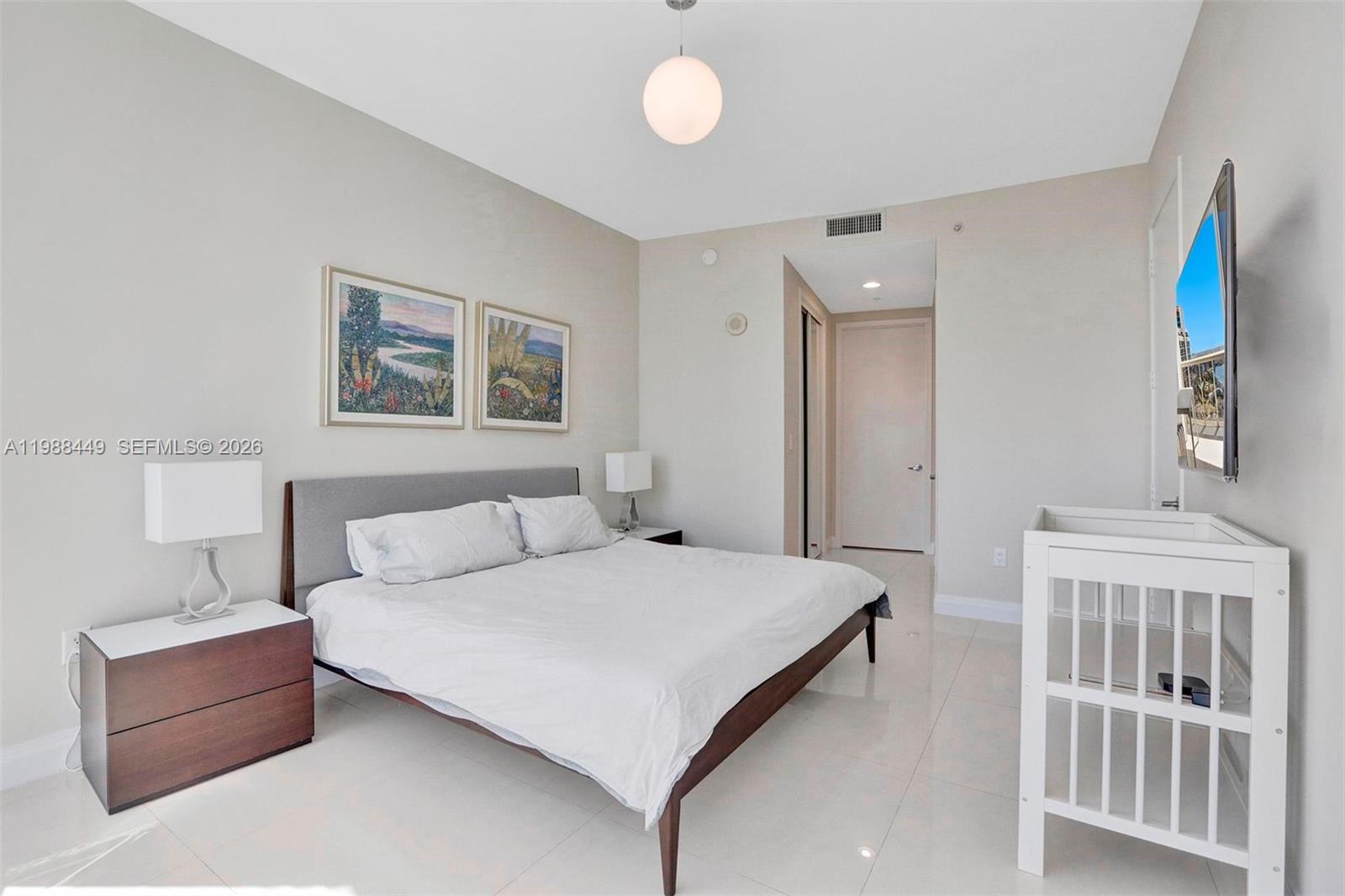 TRUMP ROYALE CONDO - Residential Lease