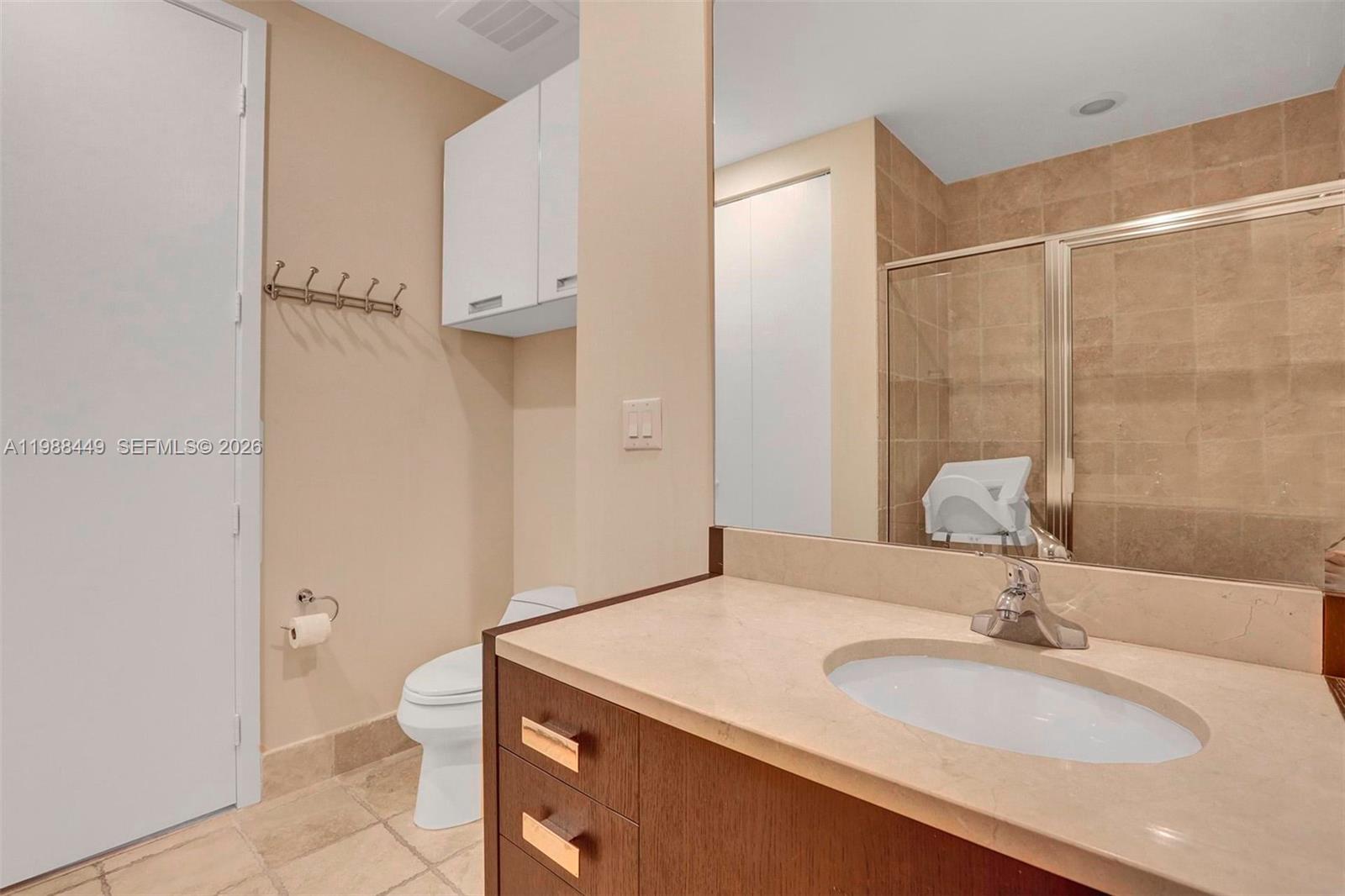 TRUMP ROYALE CONDO - Residential Lease