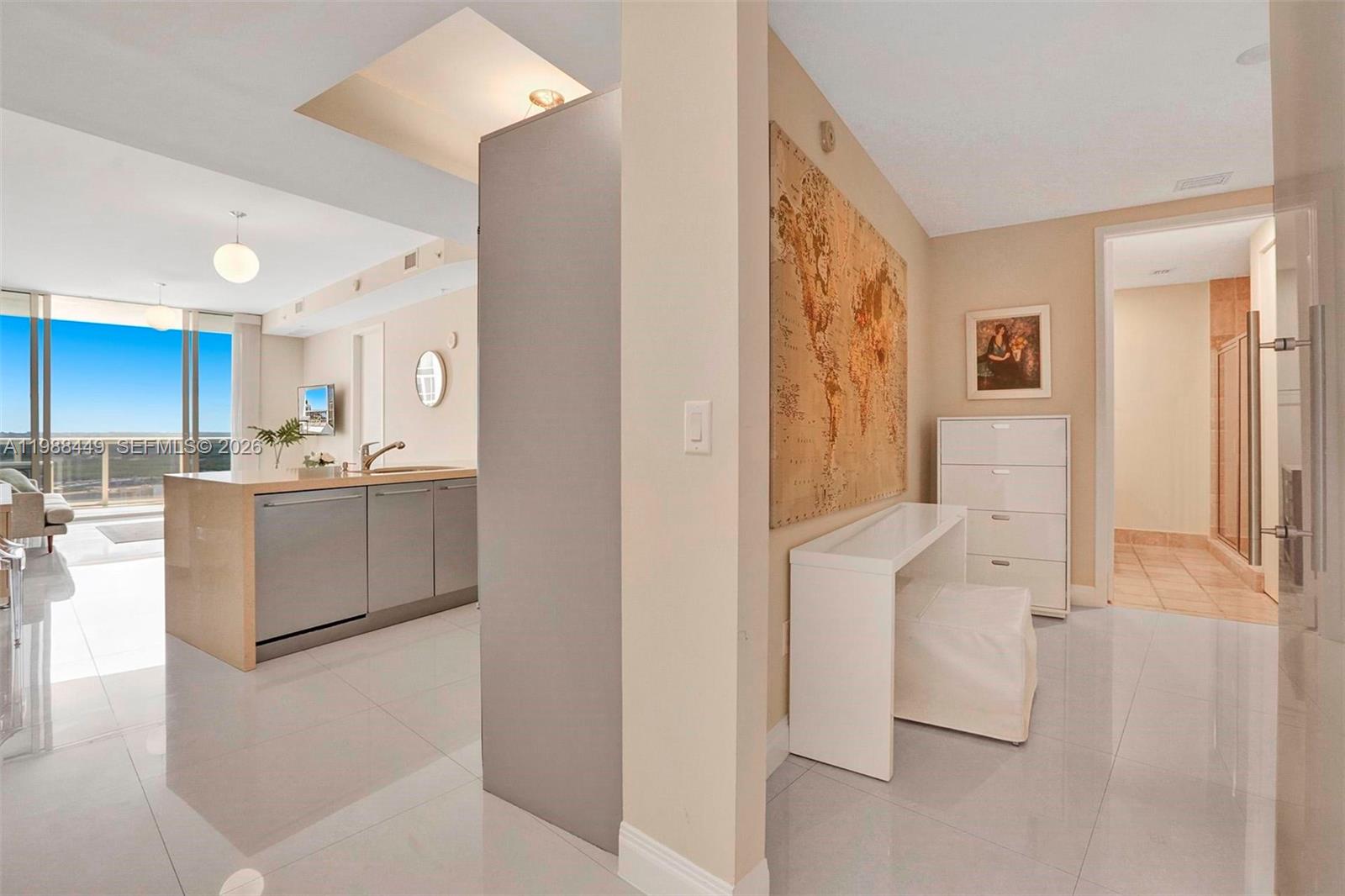 TRUMP ROYALE CONDO - Residential Lease