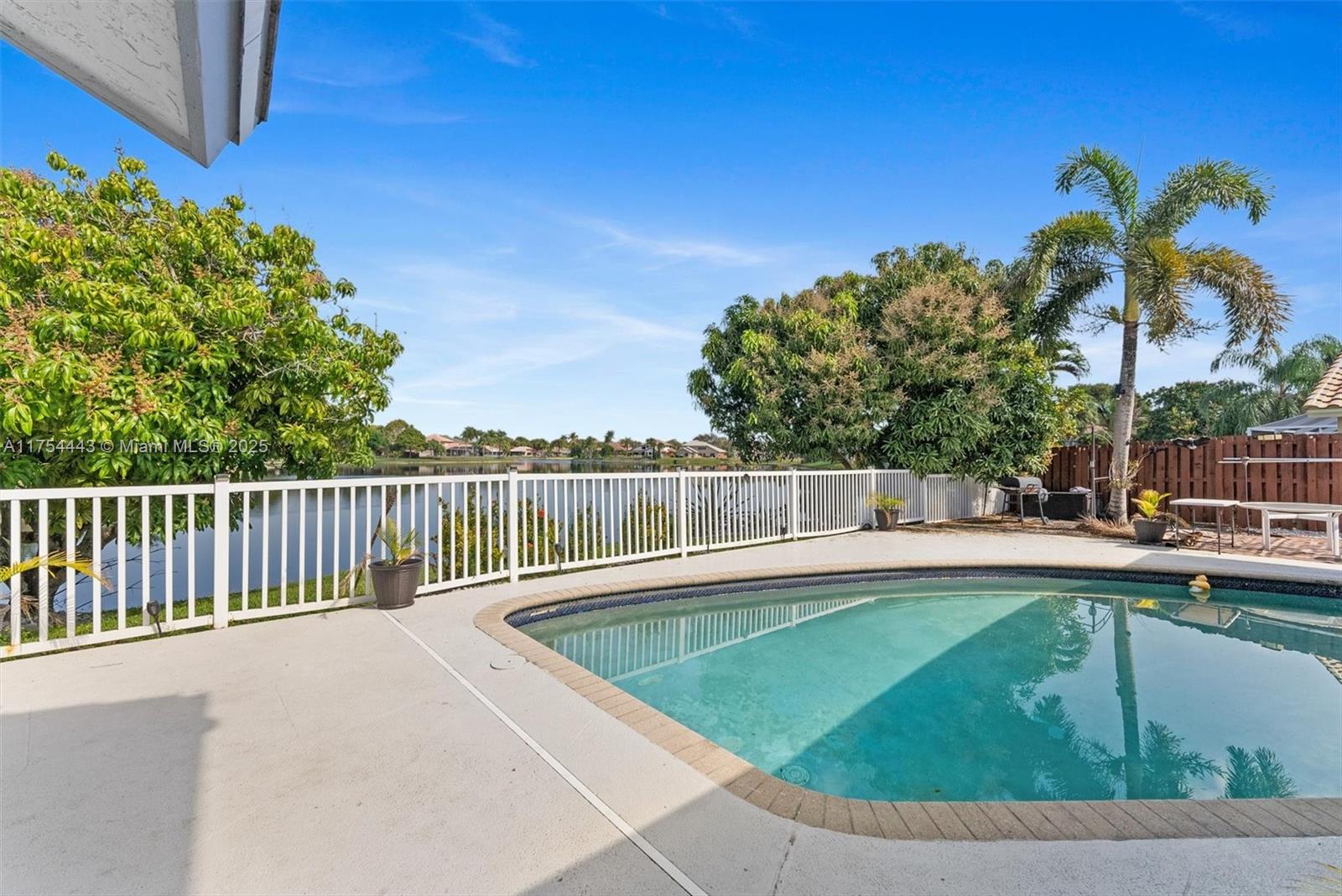 LANDINGS - Residential
