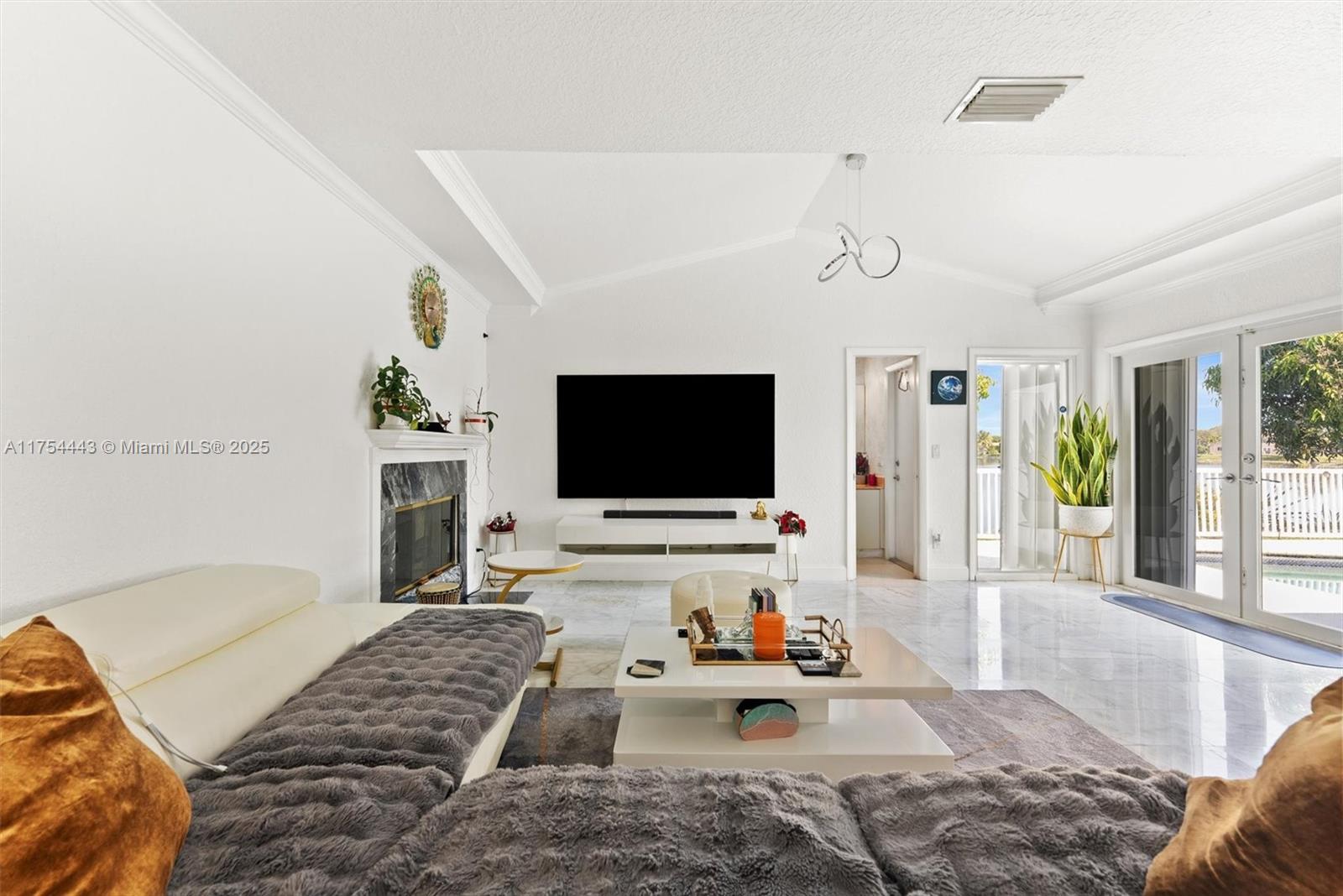 LANDINGS - Residential