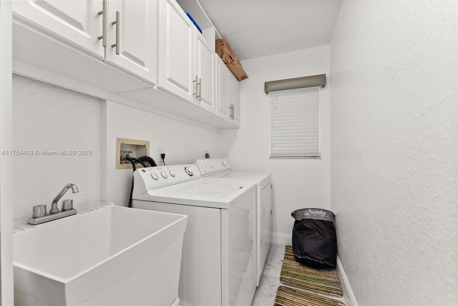 LANDINGS - Residential