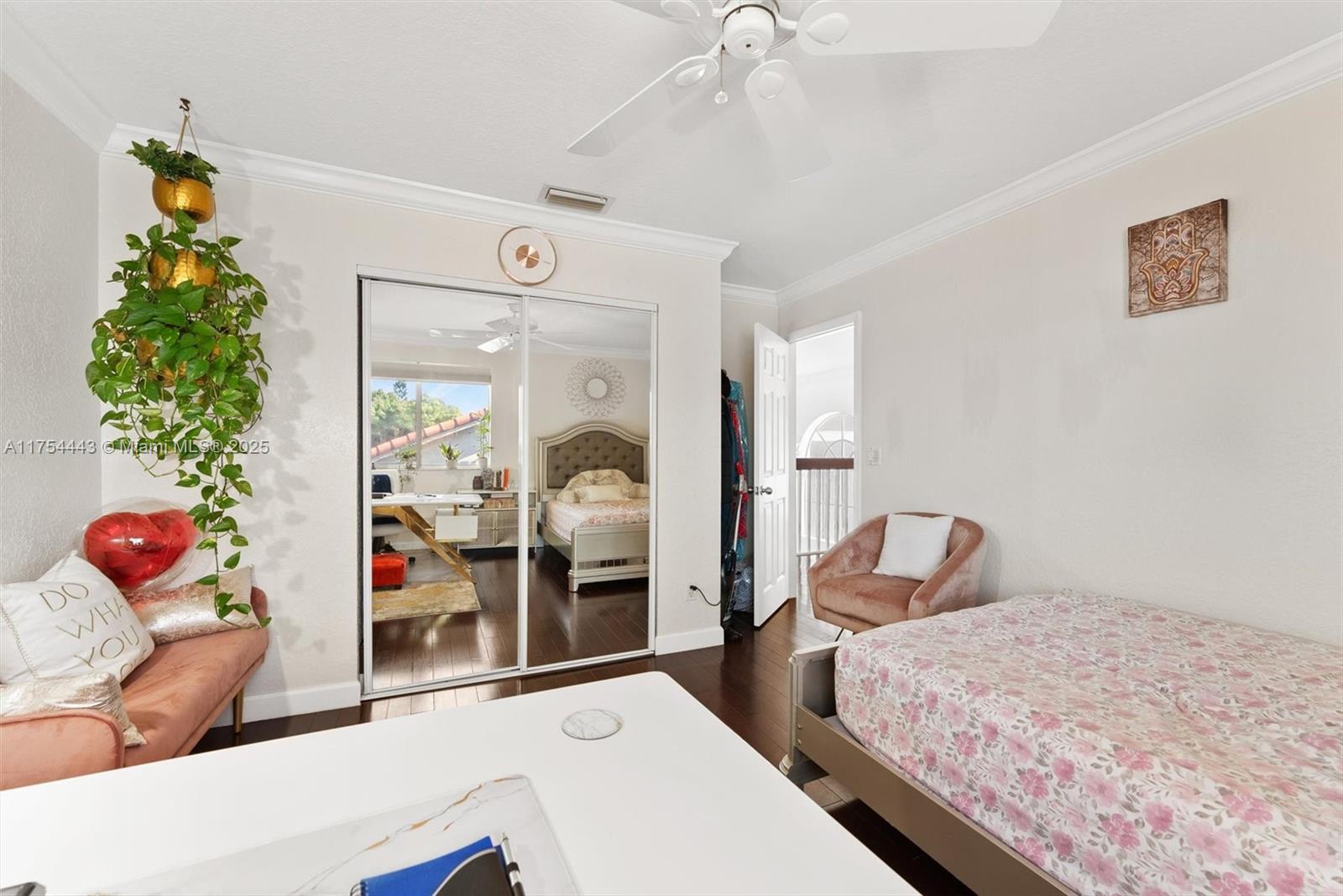 LANDINGS - Residential