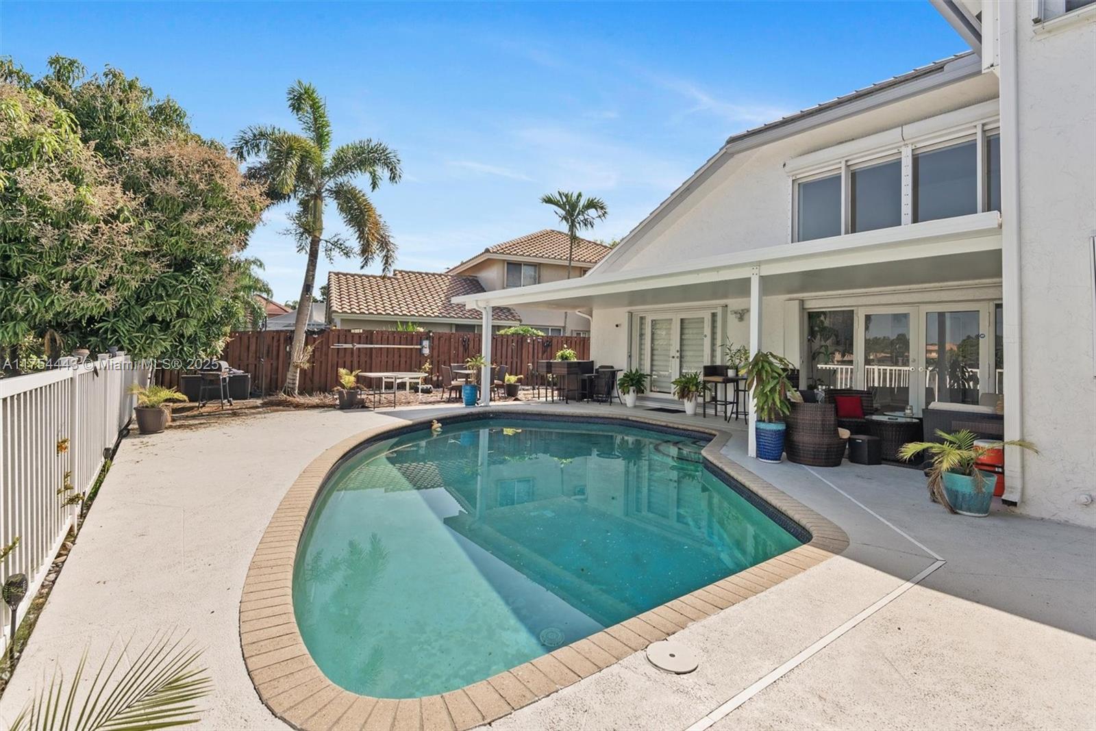 LANDINGS - Residential
