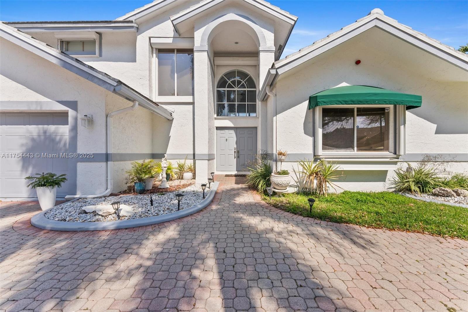 LANDINGS - Residential