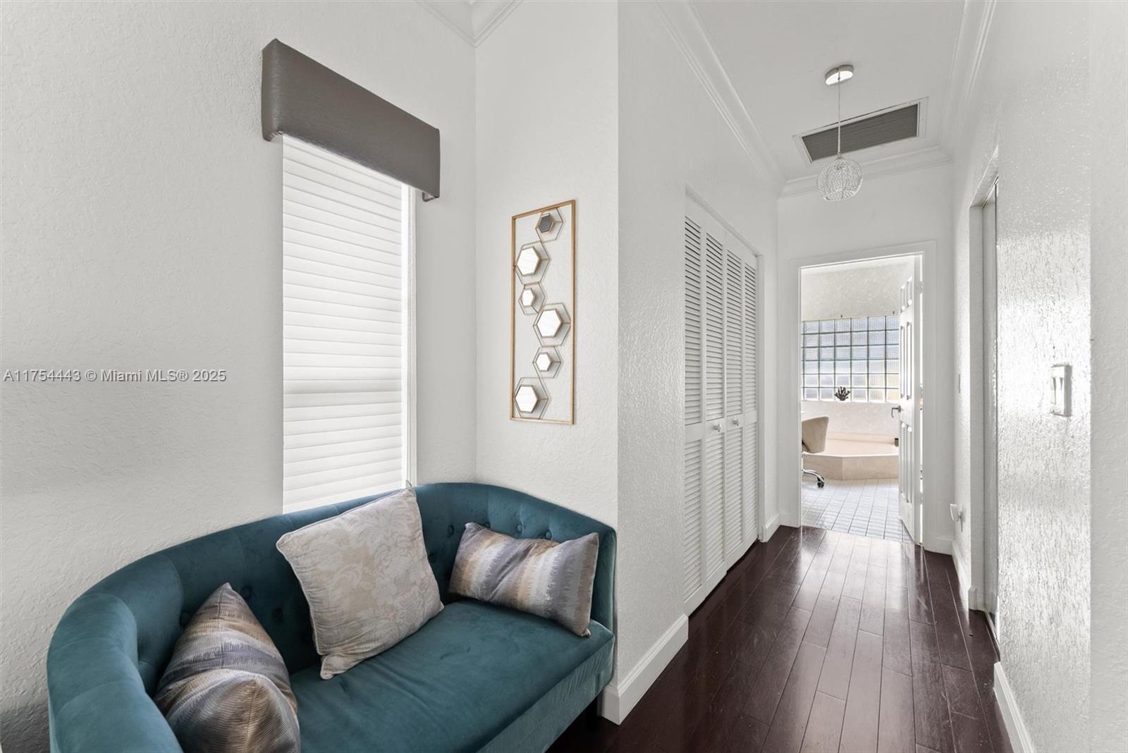 LANDINGS - Residential