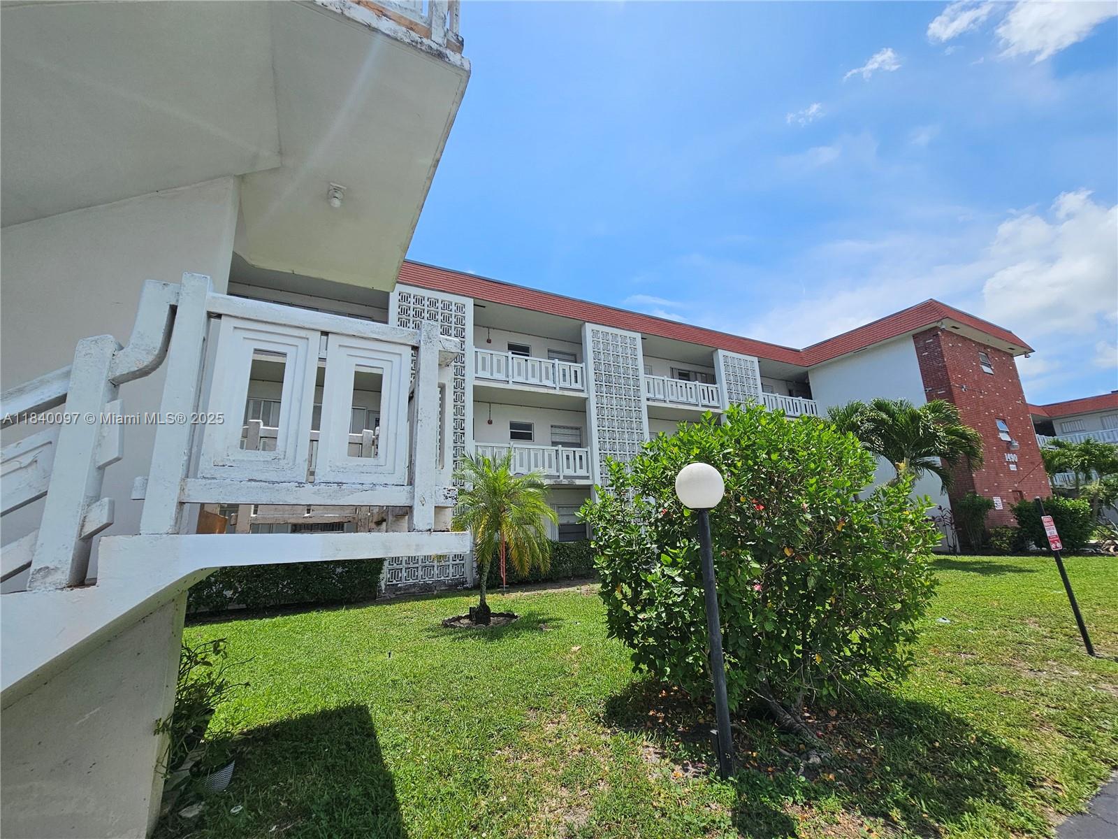 PARK SOUTH SEVEN INC COND - Residential Lease