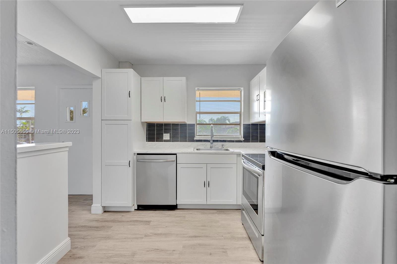 UNIVERSITY MANORS CONDO - Residential Lease
