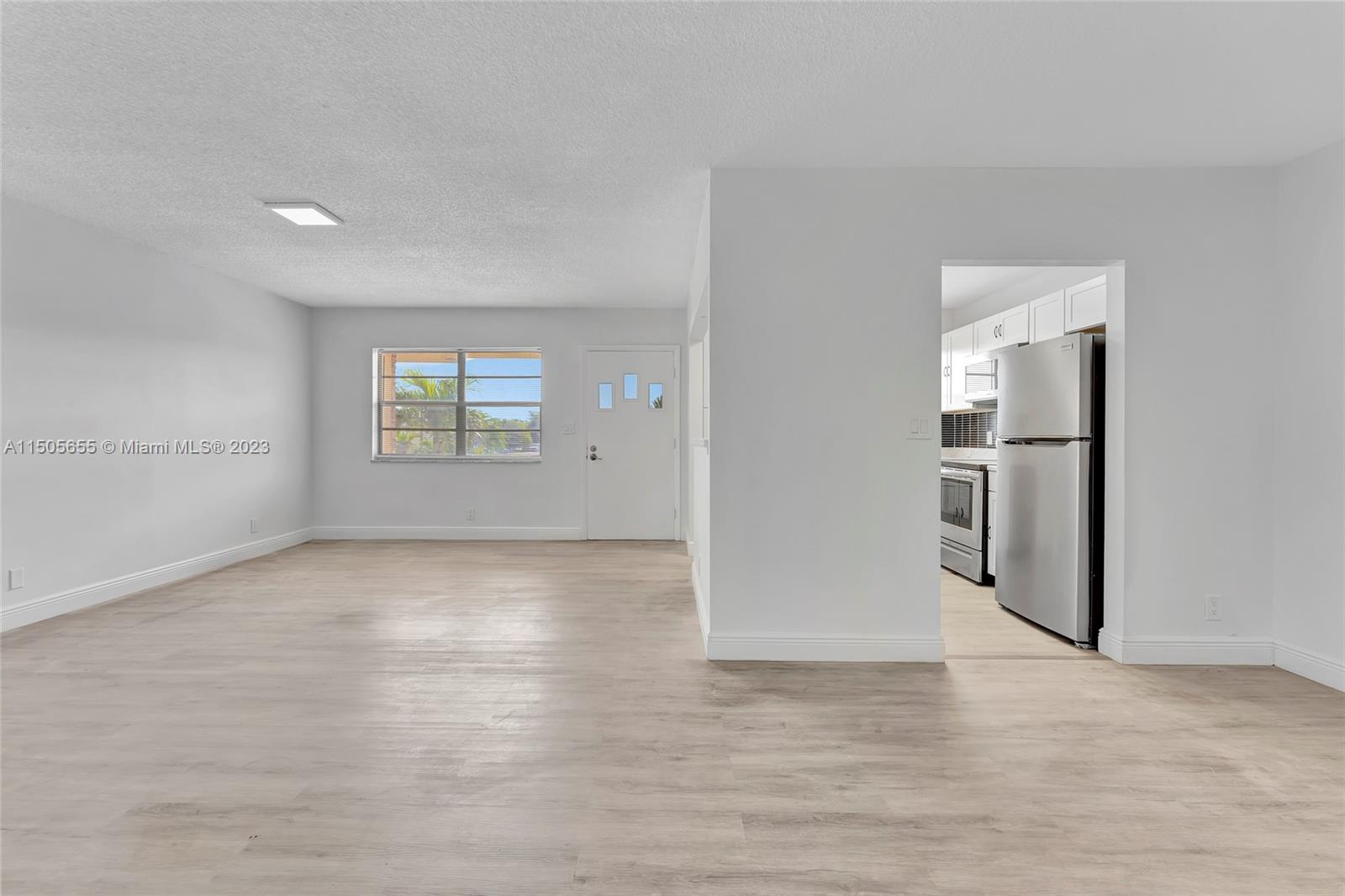 UNIVERSITY MANORS CONDO - Residential Lease