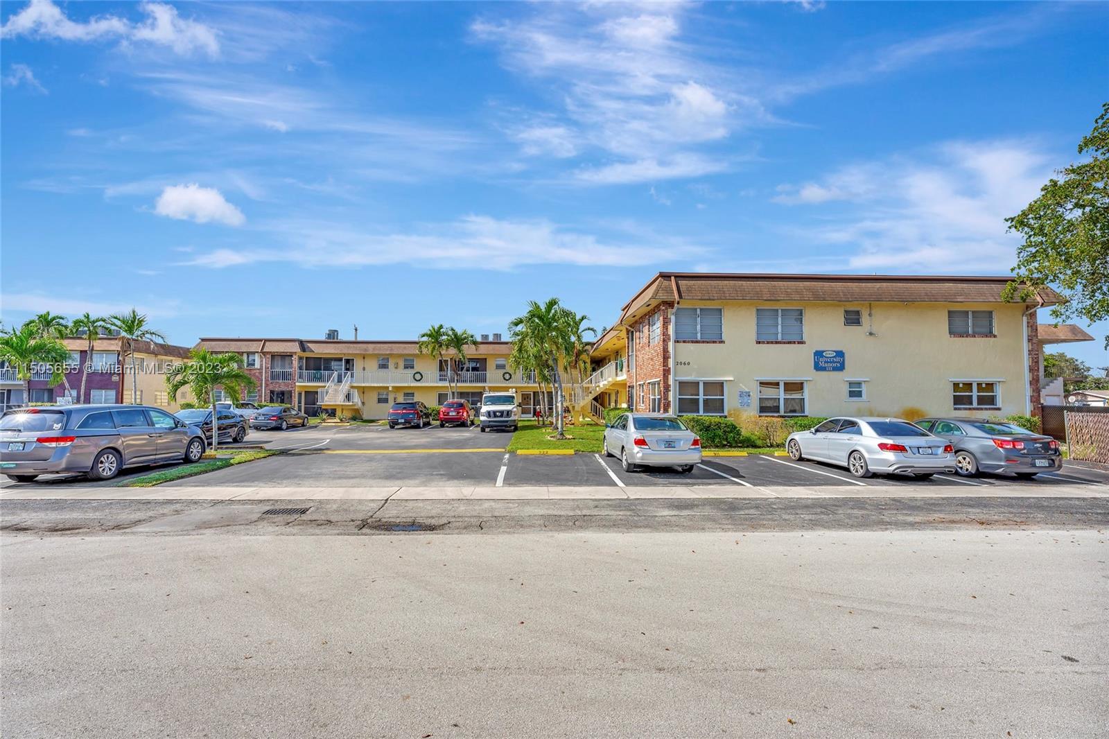 UNIVERSITY MANORS CONDO - Residential Lease