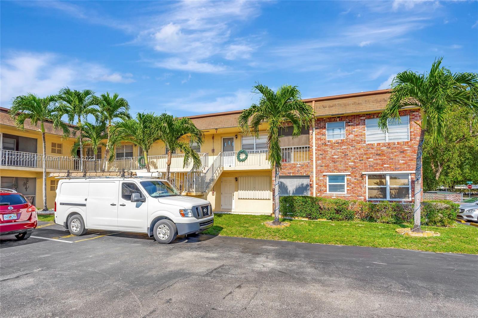 UNIVERSITY MANORS CONDO - Residential Lease