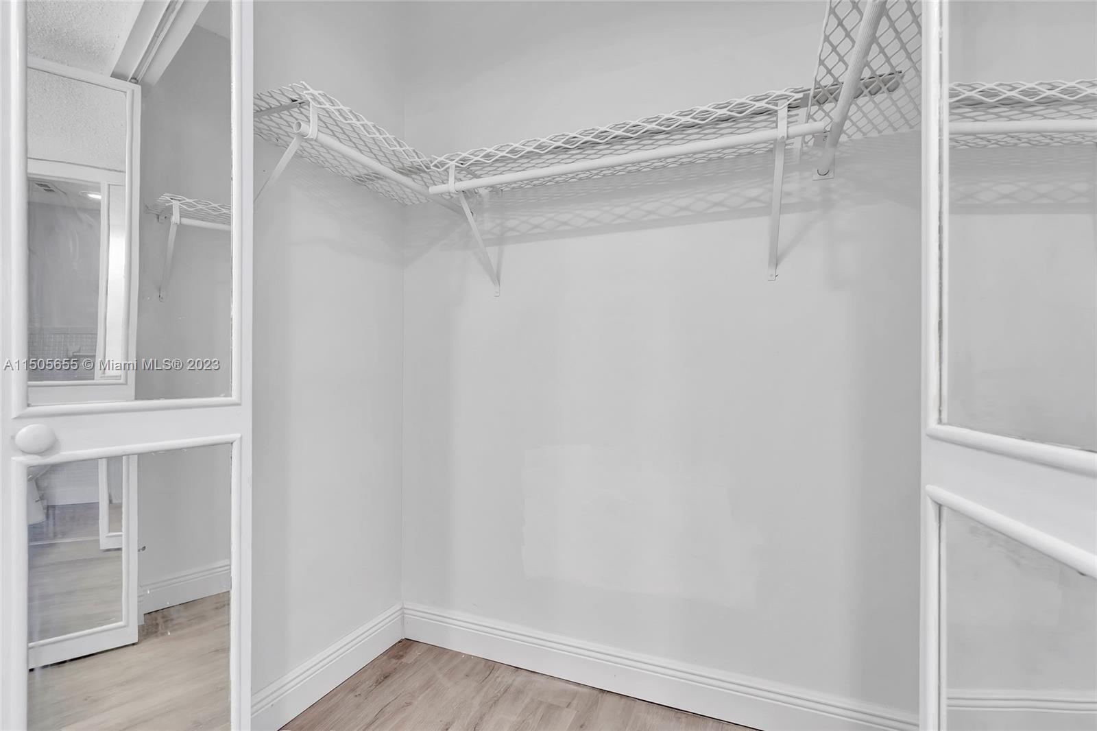 UNIVERSITY MANORS CONDO - Residential Lease