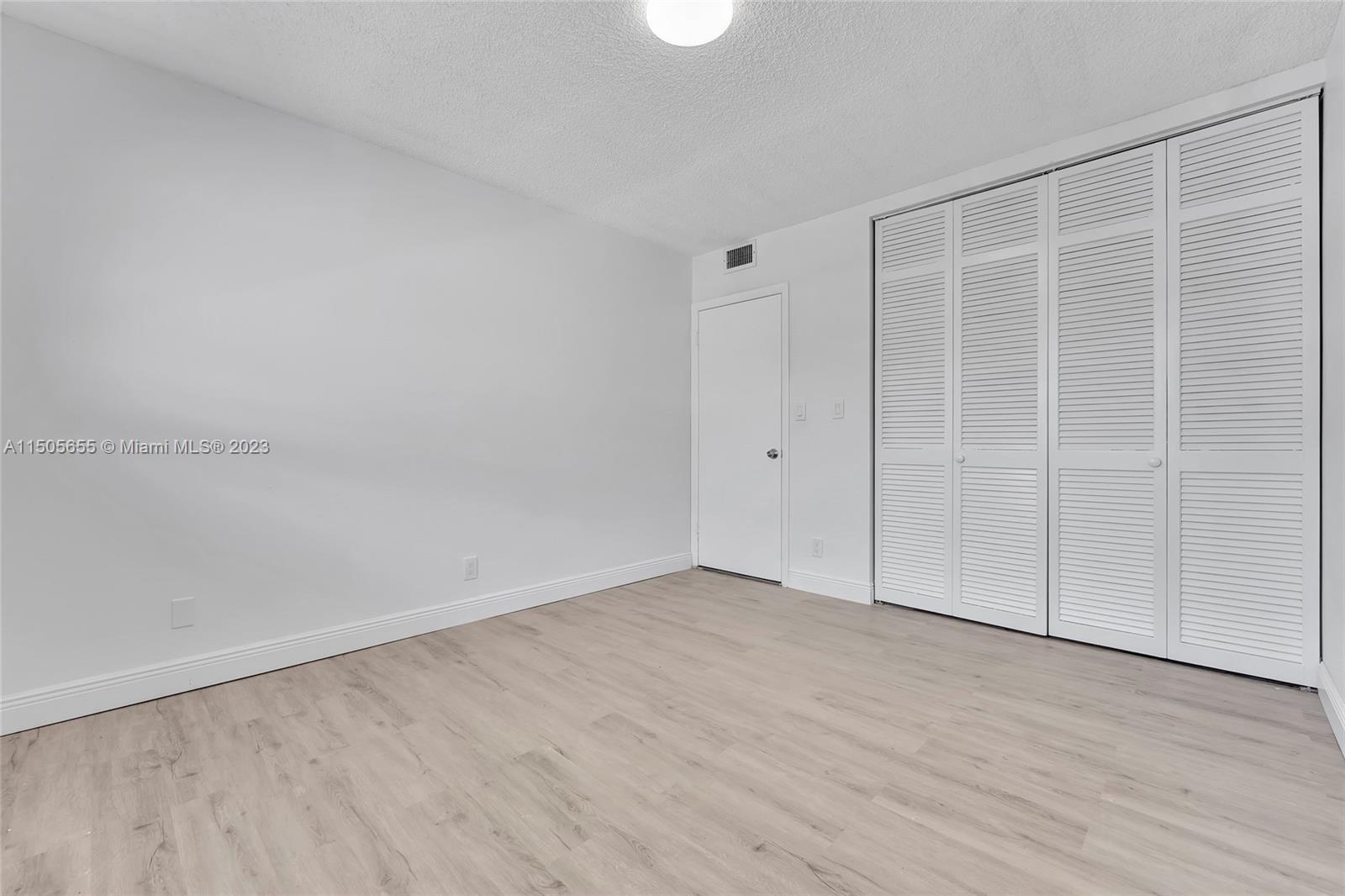 UNIVERSITY MANORS CONDO - Residential Lease