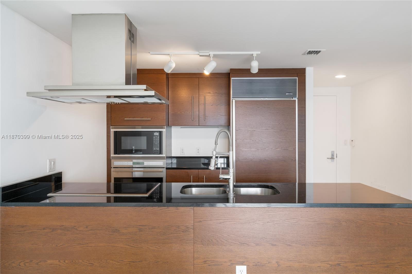 ICON BRICKELL NO TWO - Residential