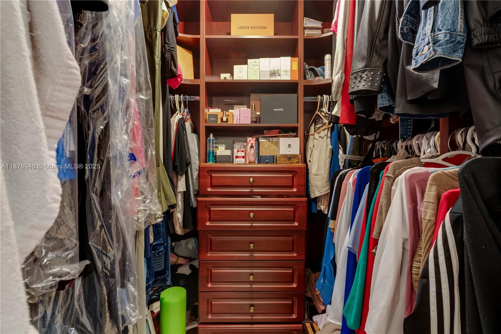 COUNTRY WALK SEC 2 - Residential