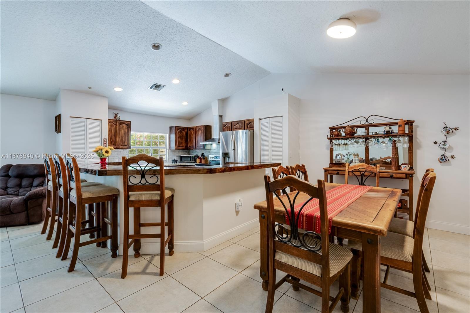 COUNTRY WALK SEC 2 - Residential