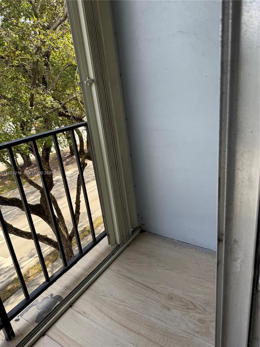 100 Fontainebleau Blvd 403