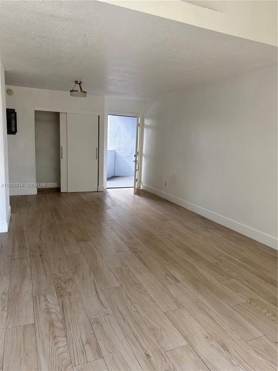 100 Fontainebleau Blvd 403