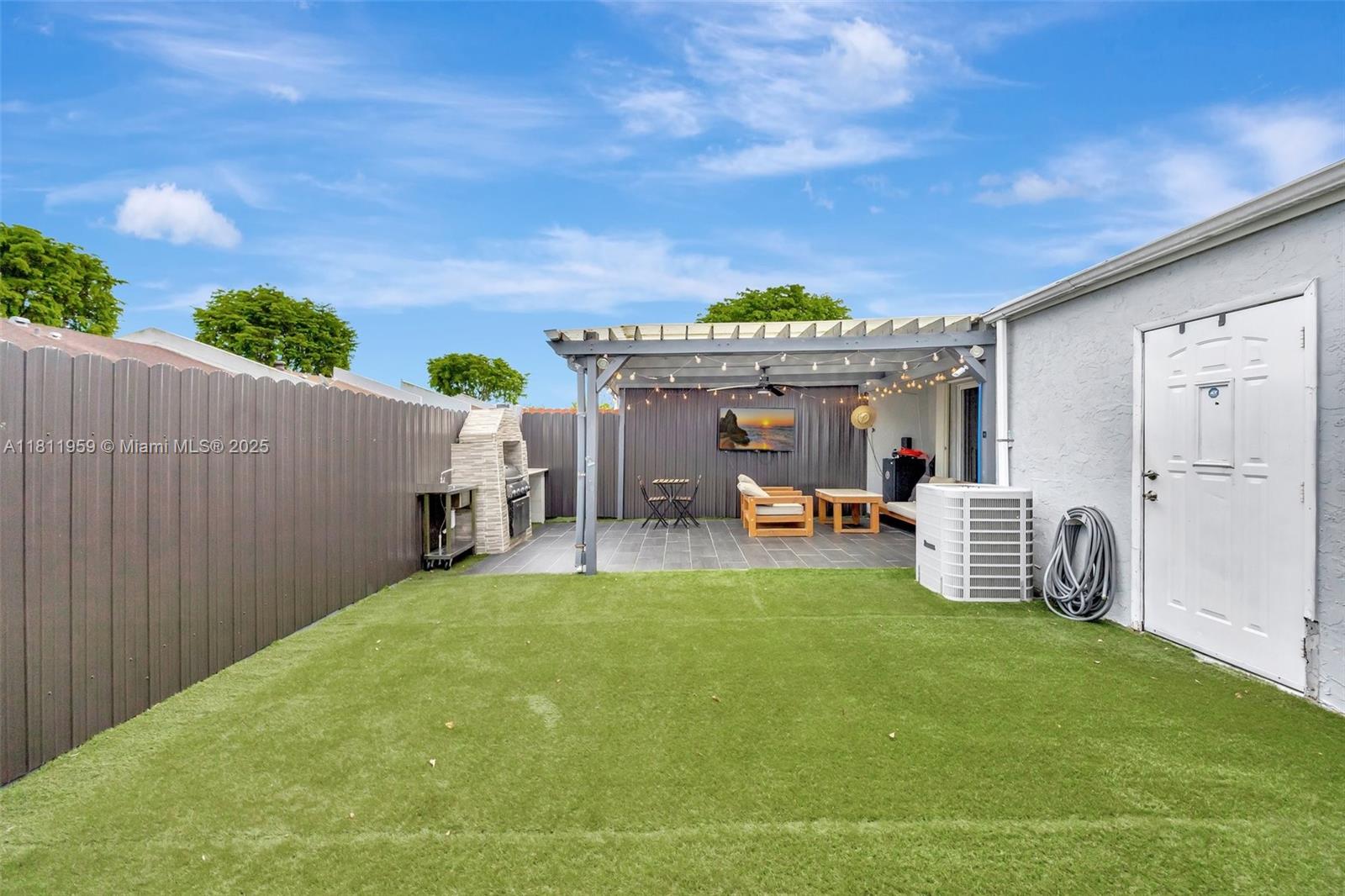 EVERGREEN HOMES VILLAS - Residential