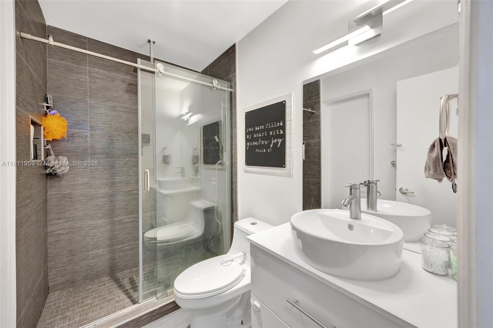 EVERGREEN HOMES VILLAS - Residential