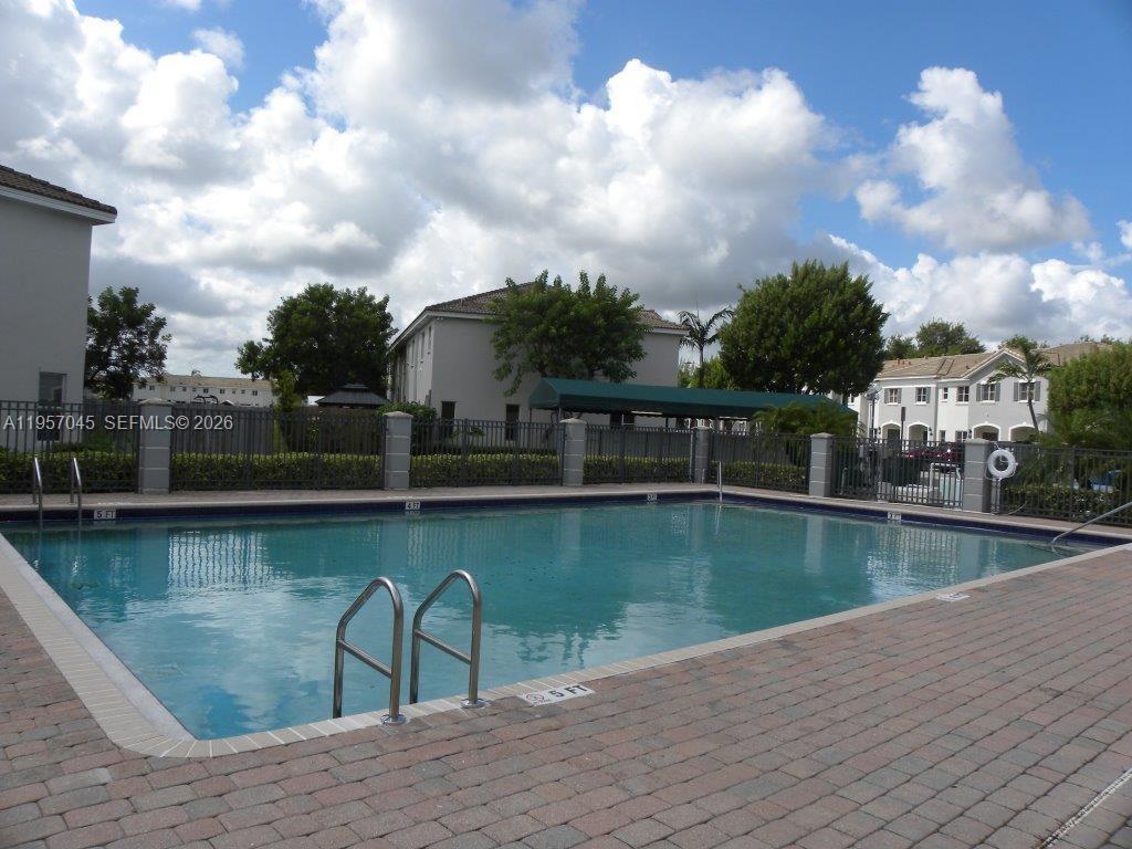 VENETIA GROVE - Residential