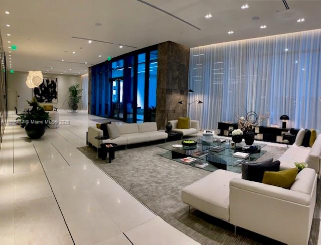 Gran Paraiso Condo - Residential Lease