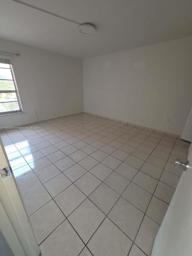 SUNSET VILLAS NO 3 CONDO - Residential