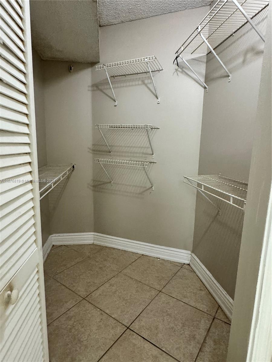 VISCONTI CONDO - Residential