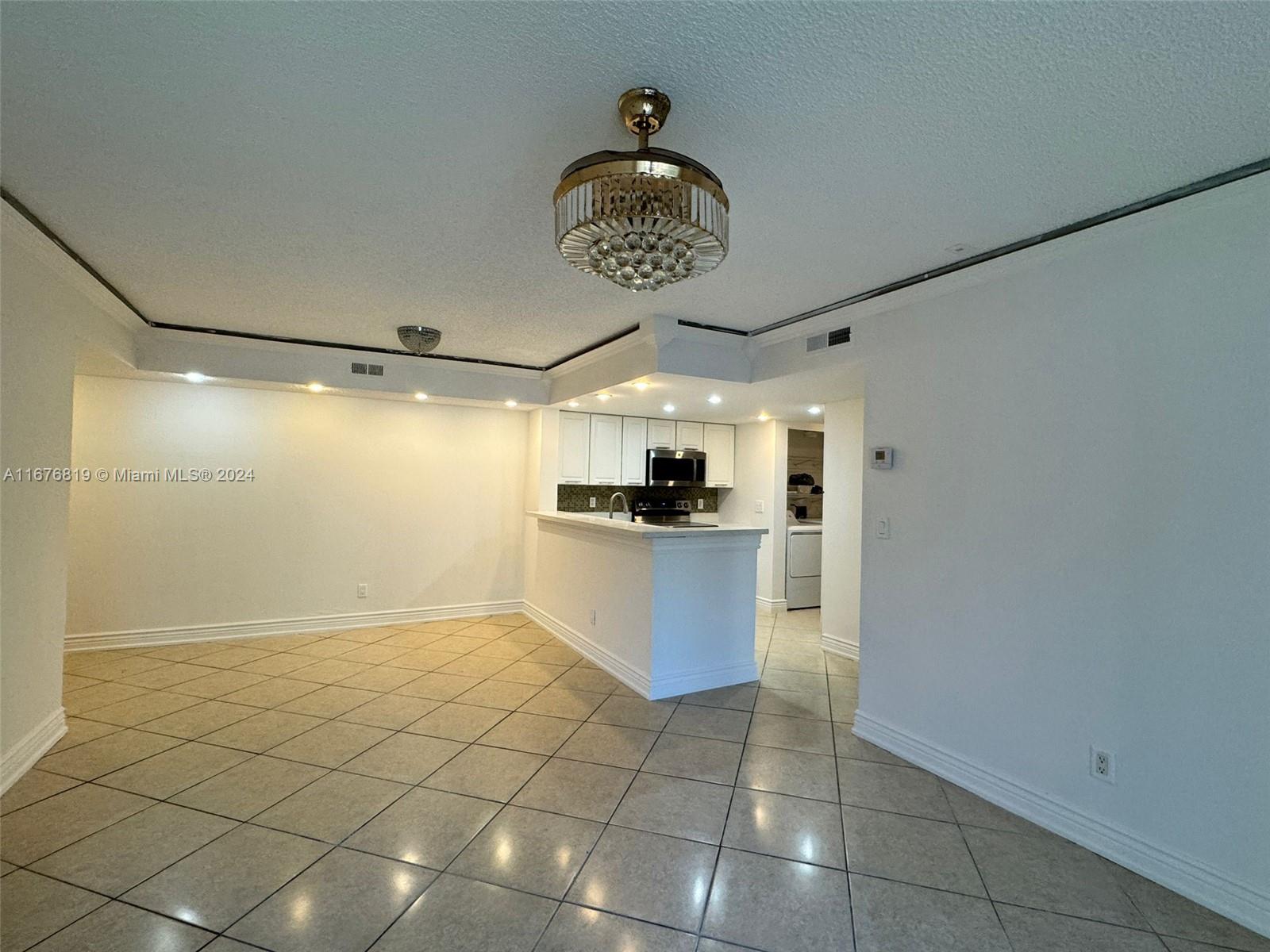 VISCONTI CONDO - Residential