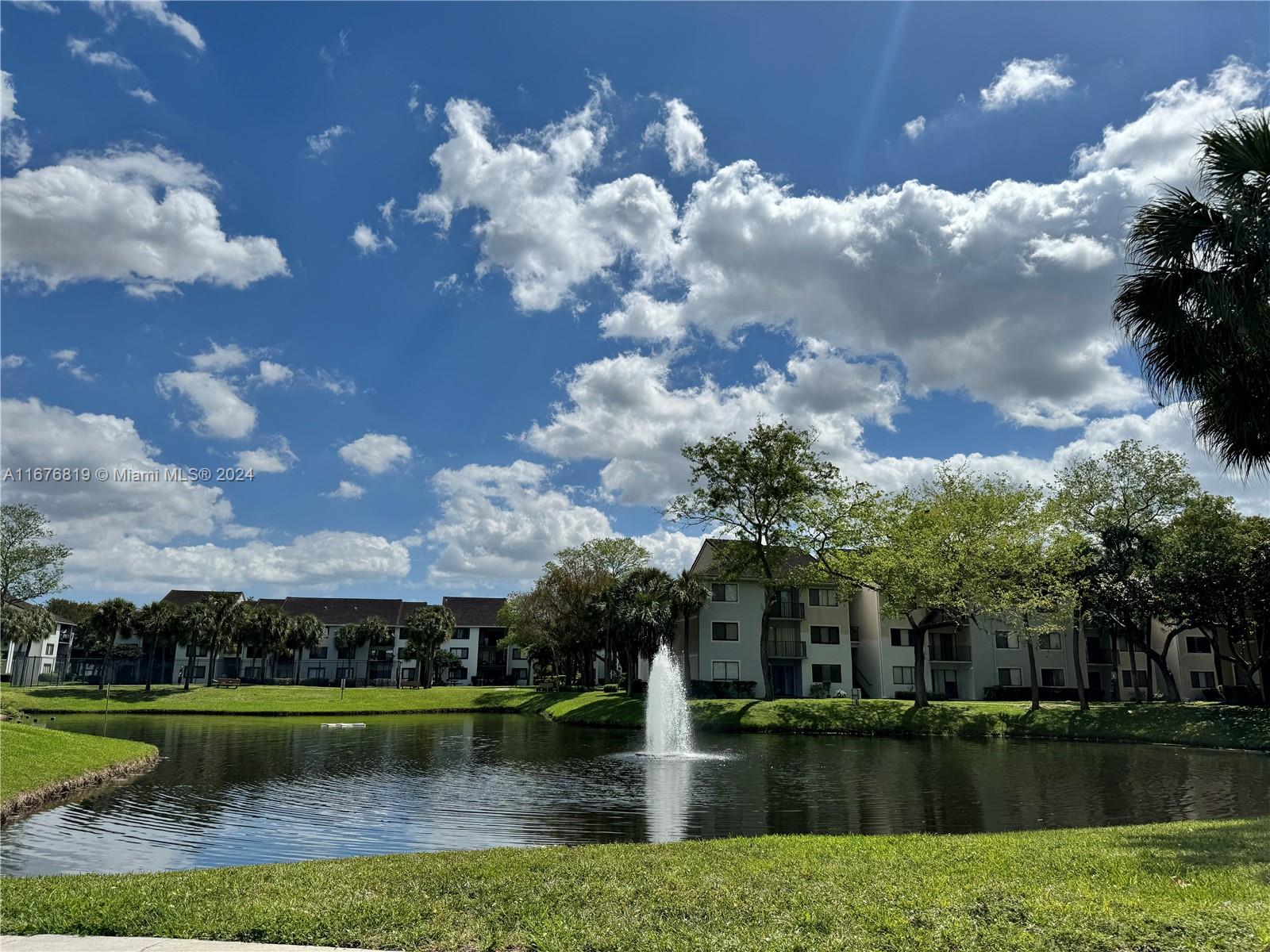 VISCONTI CONDO - Residential