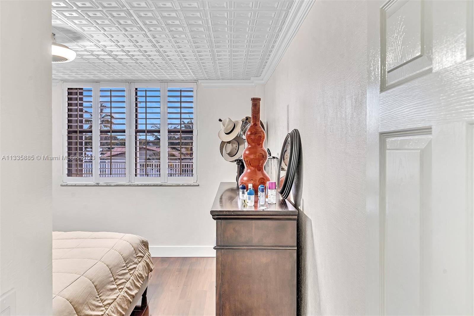 WATERSIDE TOWERS CONDO - Residential