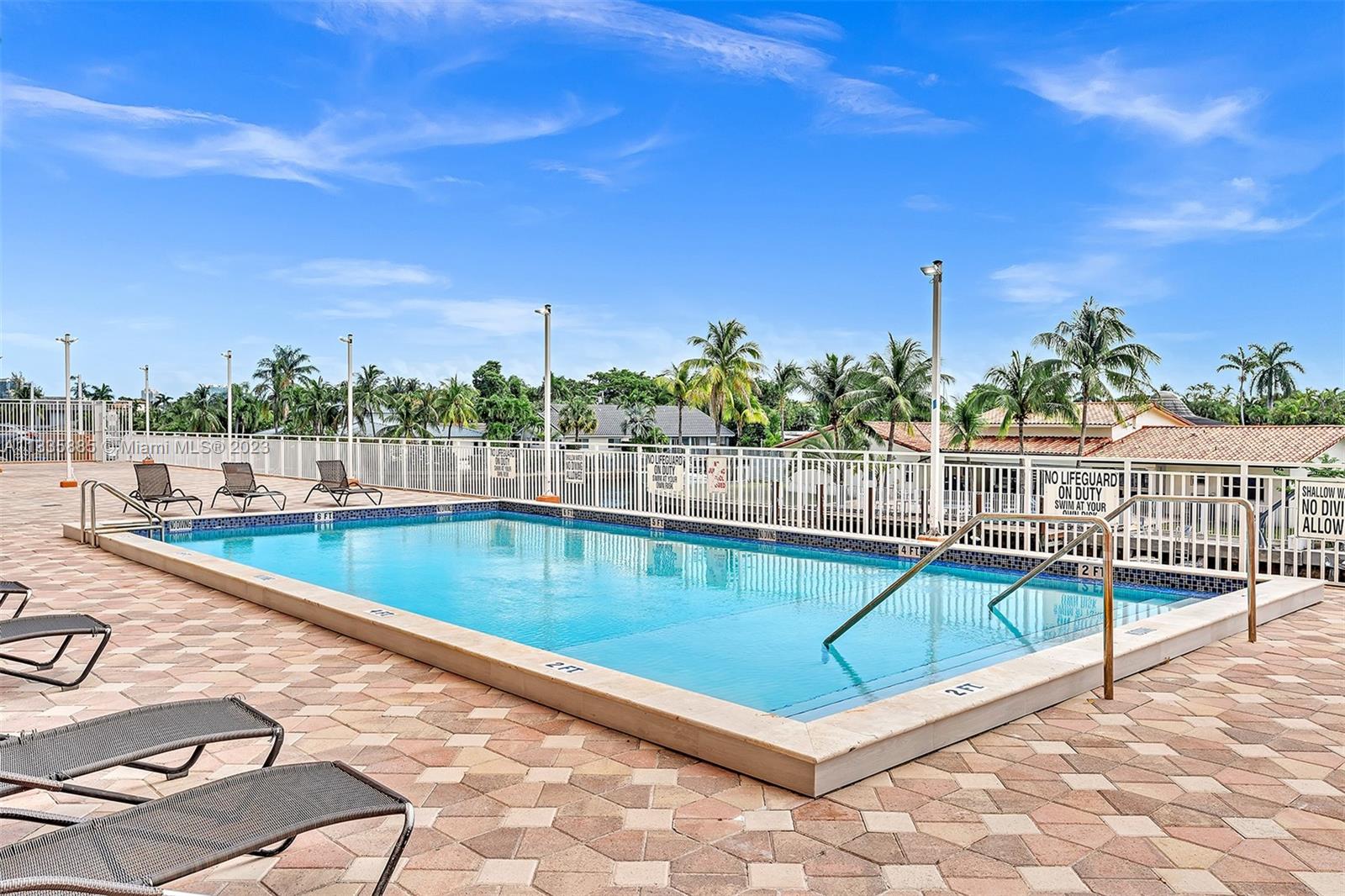 WATERSIDE TOWERS CONDO - Residential