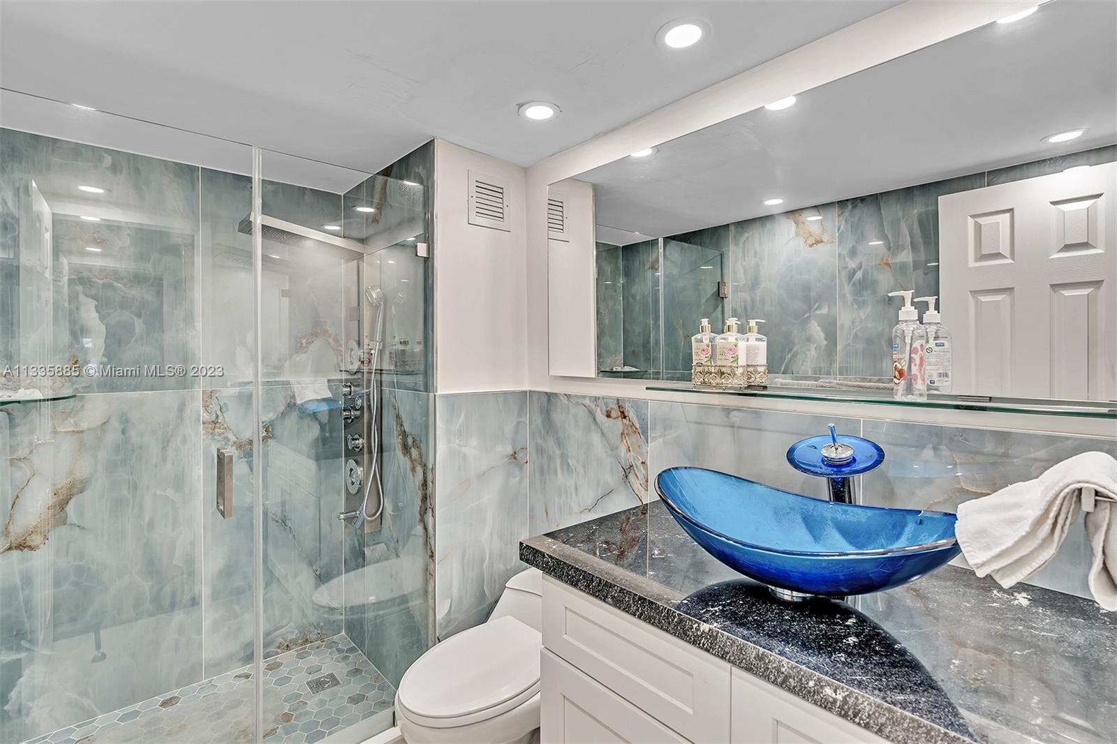 WATERSIDE TOWERS CONDO - Residential