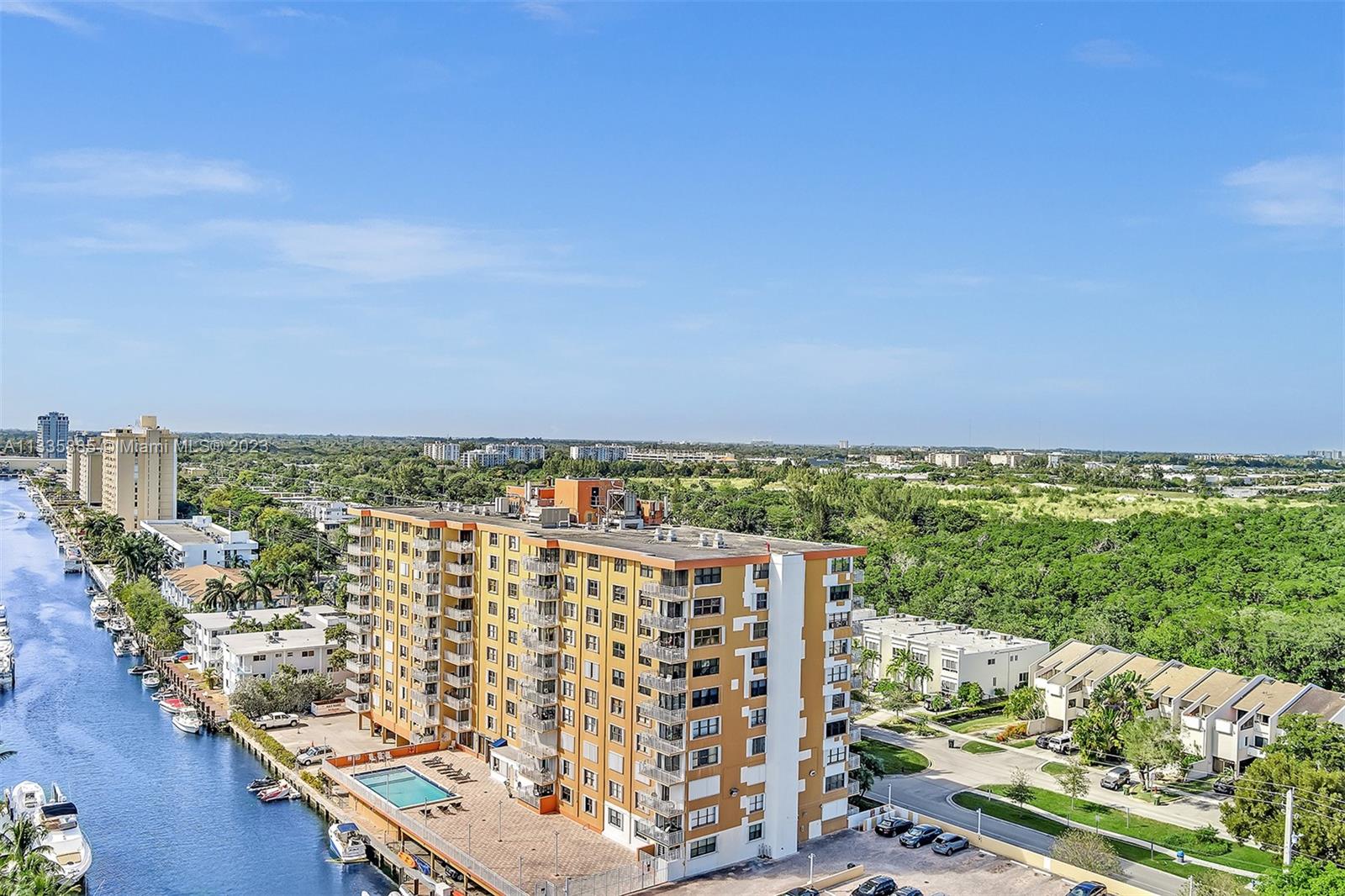 WATERSIDE TOWERS CONDO - Residential