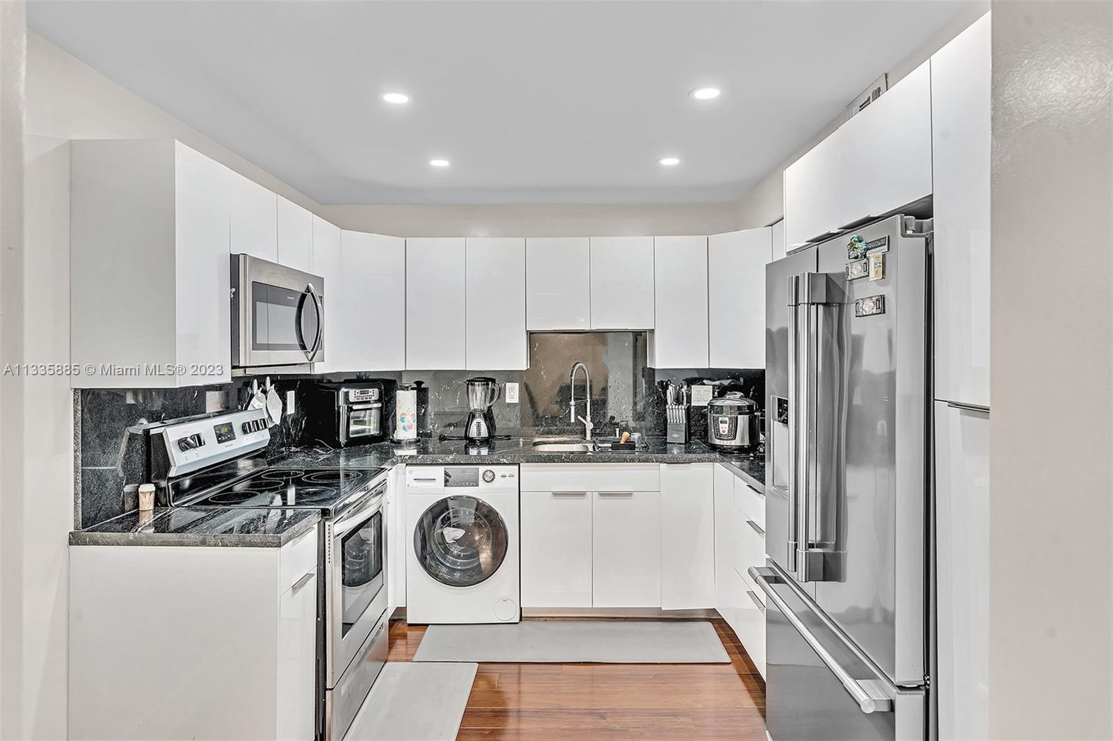 WATERSIDE TOWERS CONDO - Residential