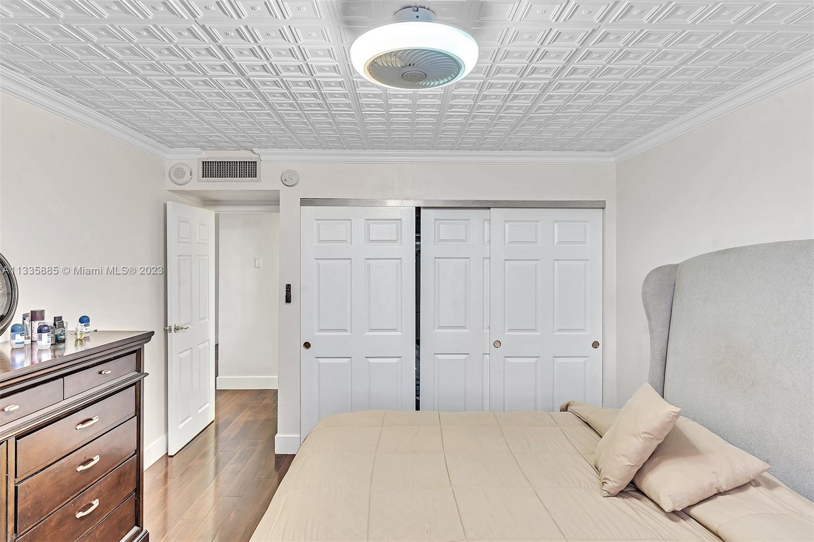 WATERSIDE TOWERS CONDO - Residential