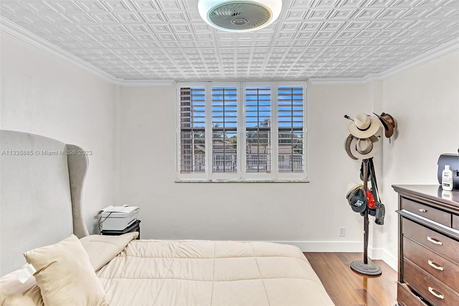 WATERSIDE TOWERS CONDO - Residential