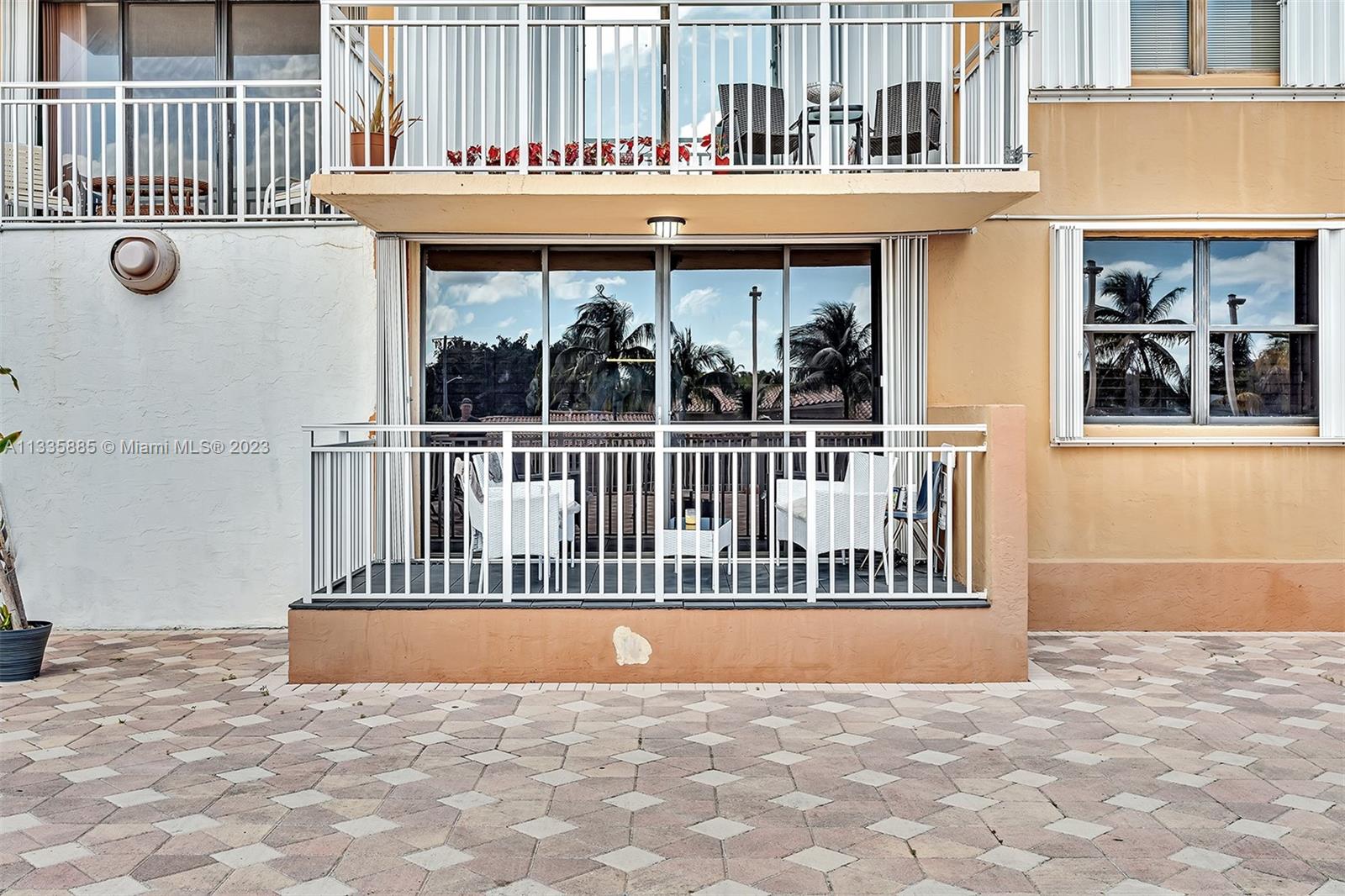 WATERSIDE TOWERS CONDO - Residential