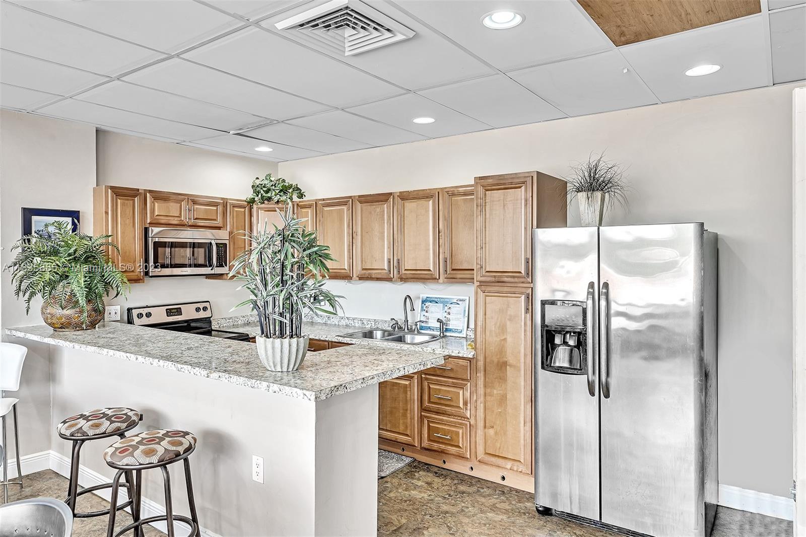 WATERSIDE TOWERS CONDO - Residential