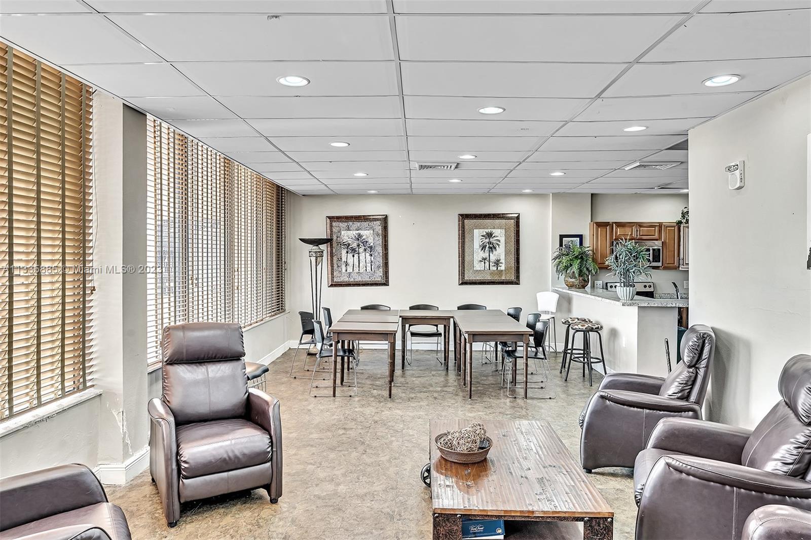 WATERSIDE TOWERS CONDO - Residential