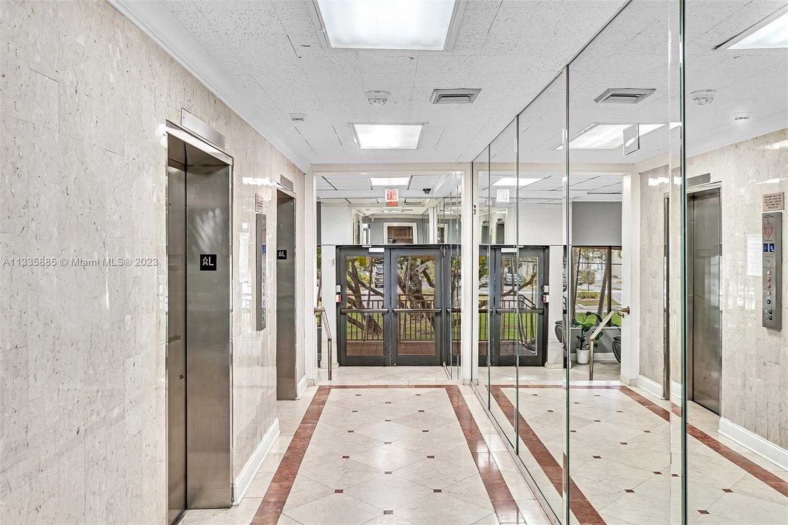 WATERSIDE TOWERS CONDO - Residential