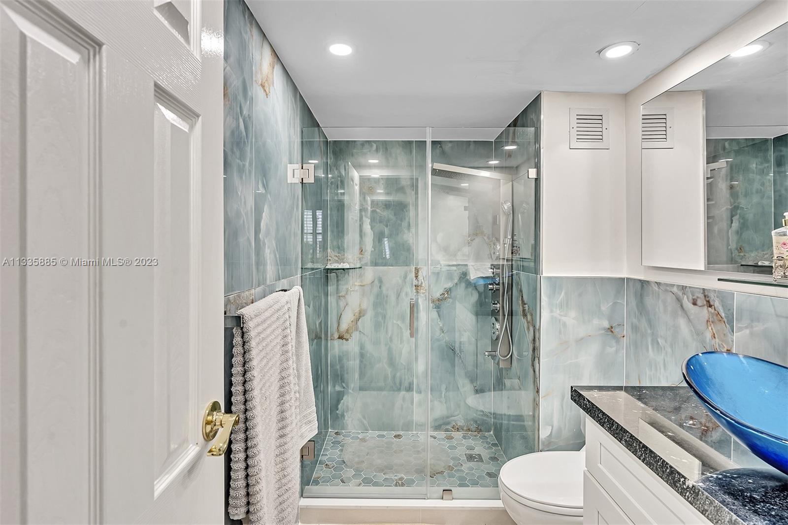 WATERSIDE TOWERS CONDO - Residential